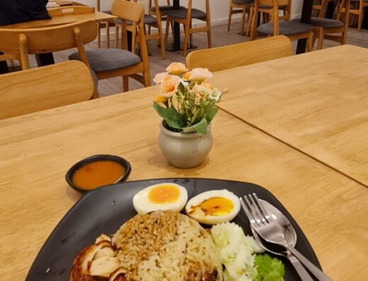 Small Town Girl Vegetarian Cafe 小镇姑娘素食餐厅