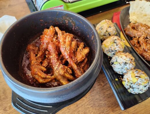 Dongdaemun Dakhanmari [Korean Restaurant One Chicken Pot] 동대문 닭한마리